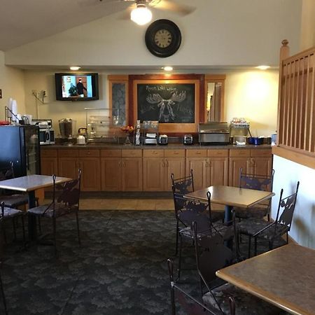Moose Lake Lodge & Suites Экстерьер фото