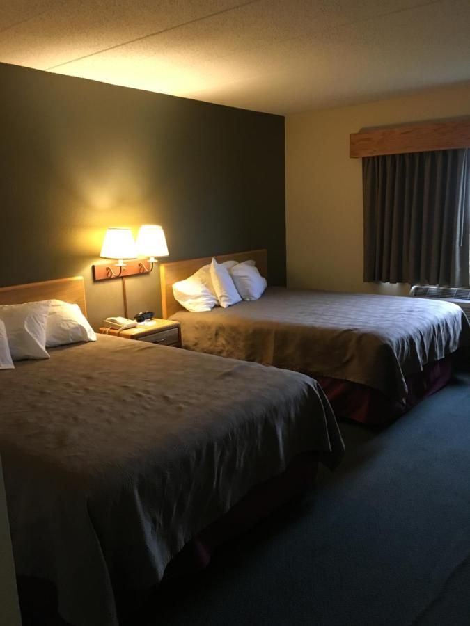 Moose Lake Lodge & Suites Экстерьер фото