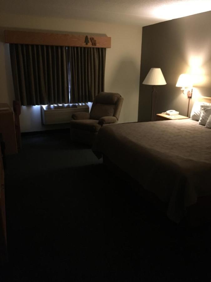 Moose Lake Lodge & Suites Экстерьер фото