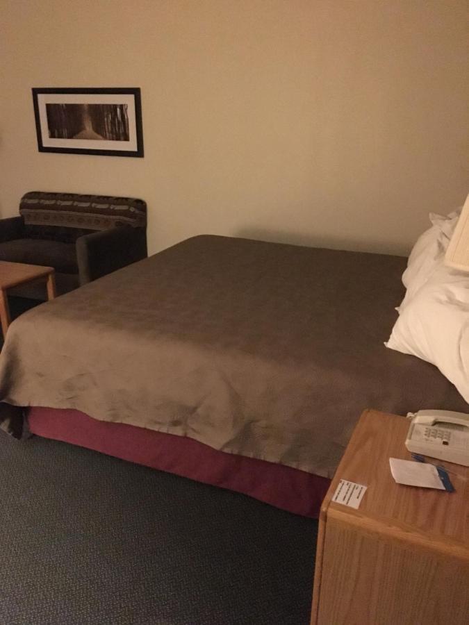 Moose Lake Lodge & Suites Экстерьер фото