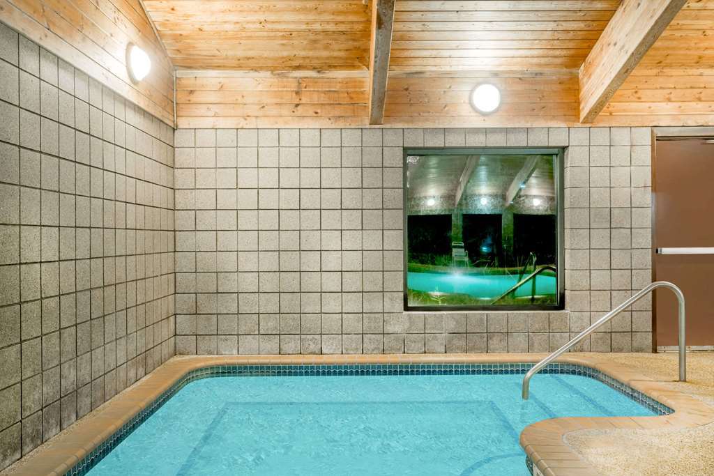 Moose Lake Lodge & Suites Удобства фото