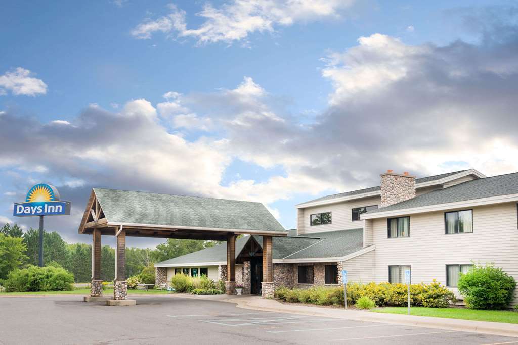 Moose Lake Lodge & Suites Экстерьер фото