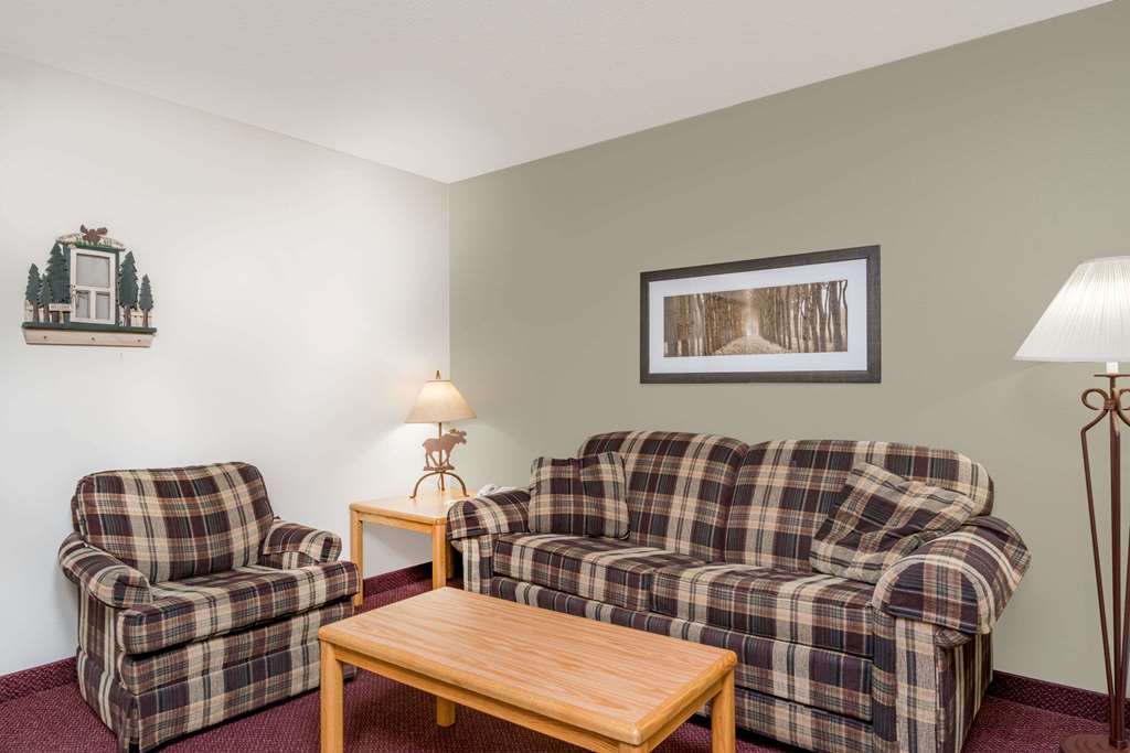 Moose Lake Lodge & Suites Номер фото